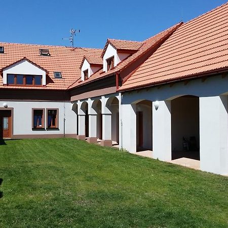 Penzion Dolní Dunajovice Exterior foto
