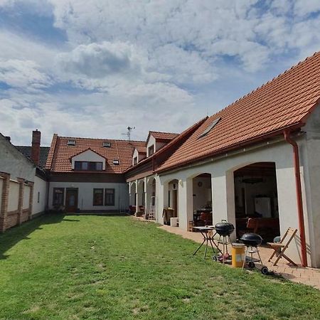 Penzion Dolní Dunajovice Exterior foto