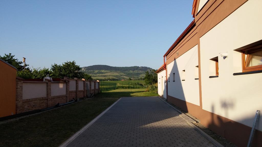 Penzion Dolní Dunajovice Exterior foto