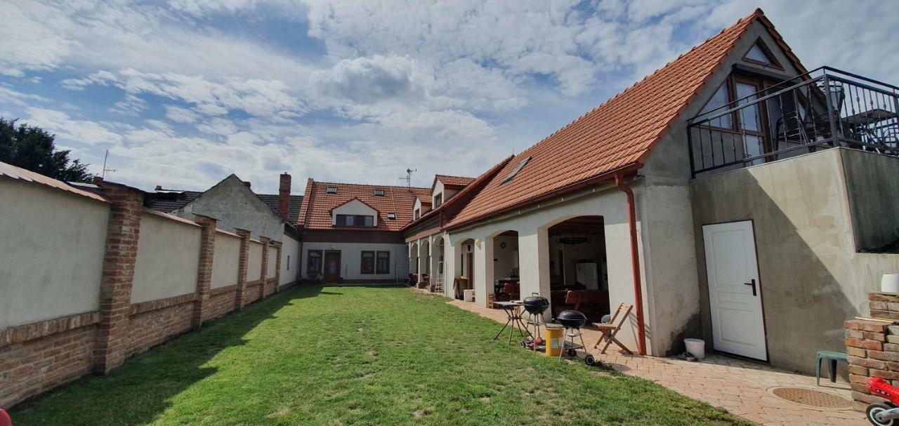 Penzion Dolní Dunajovice Exterior foto